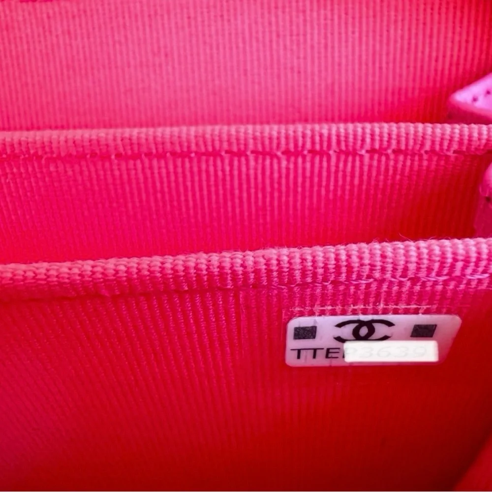 💗CHANEL Zip Coin Purse Wallet Quilted Hot Pink CAVIAR CC Logo Gold-Tone Hardware